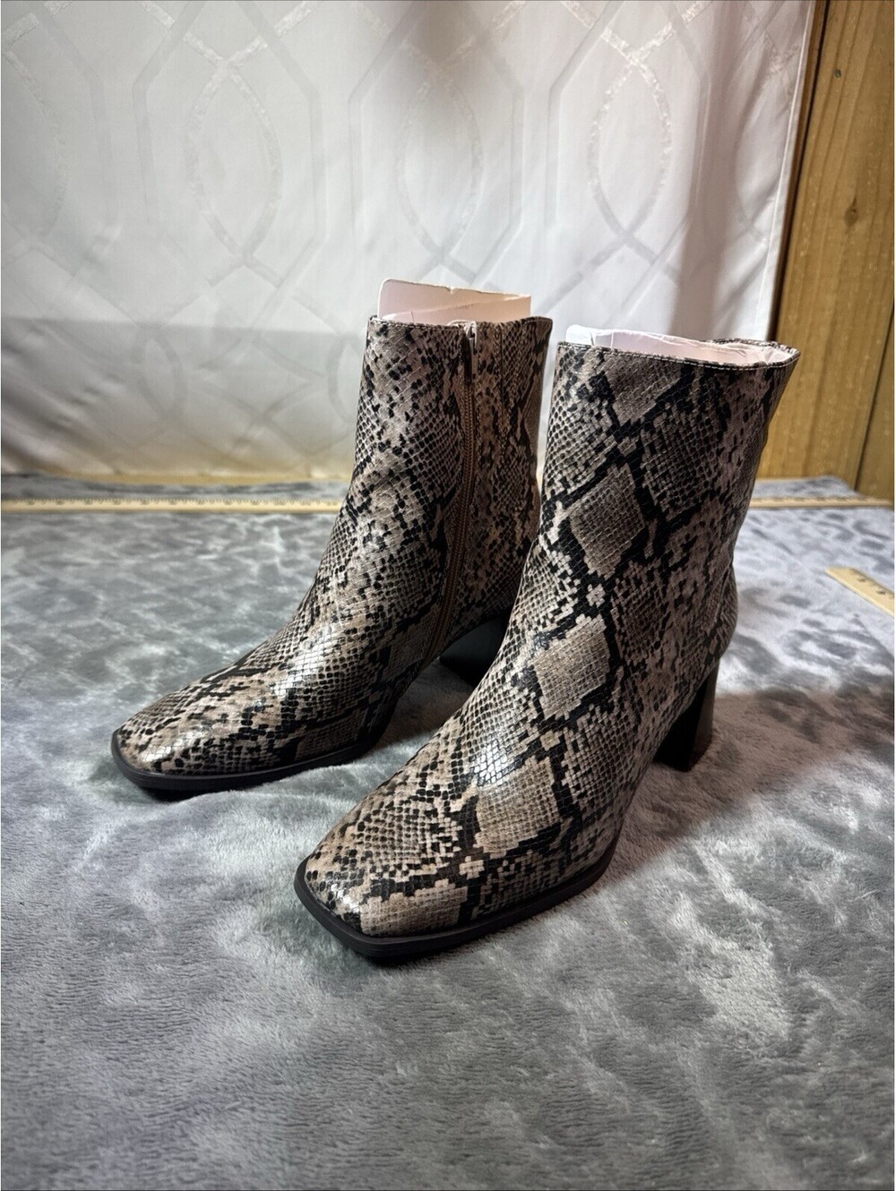 Old Navy Squaretoe Boots Womens Snake Print Side Zip Ankle Bootie Block Heel 8.5